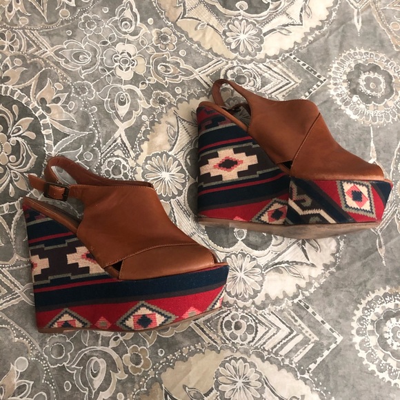 Elissa Steve Madden Aztec Shoes - Picture 5 of 5